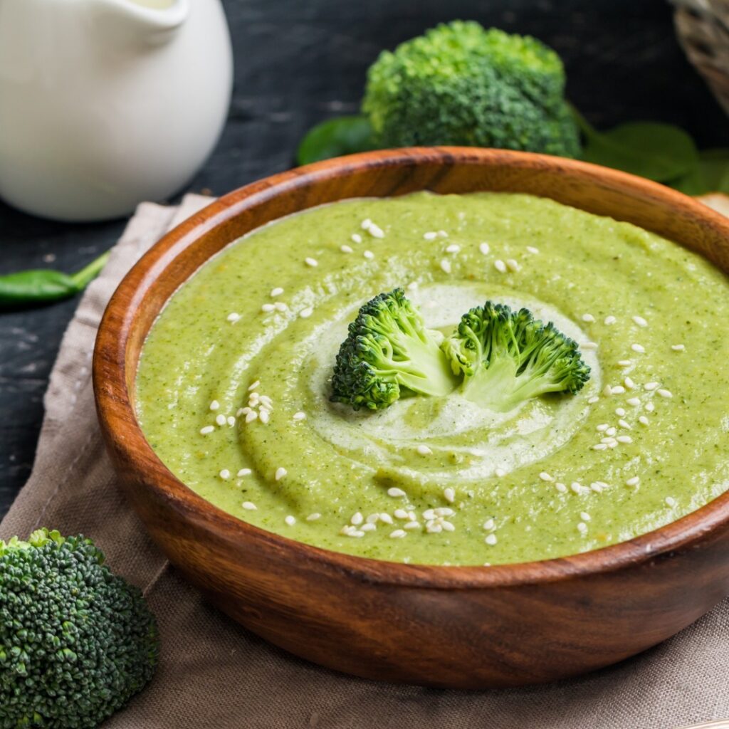 Ζεστές, ελαφριές σούπες για τις κρύες μέρες (γευστικές ιδέες με λίγες θερμίδες)