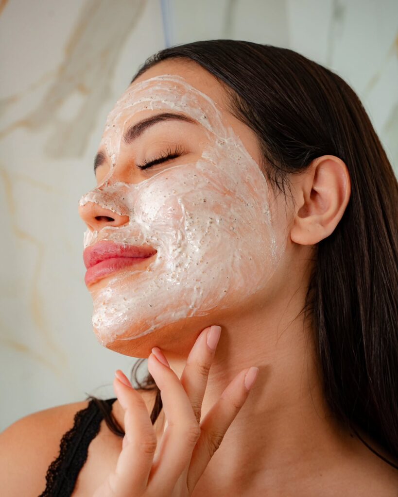 Ανανεωμένη επιδερμίδα τον χειμώνα: Συνήθειες που πραγματικά τη ξεκουράζουν