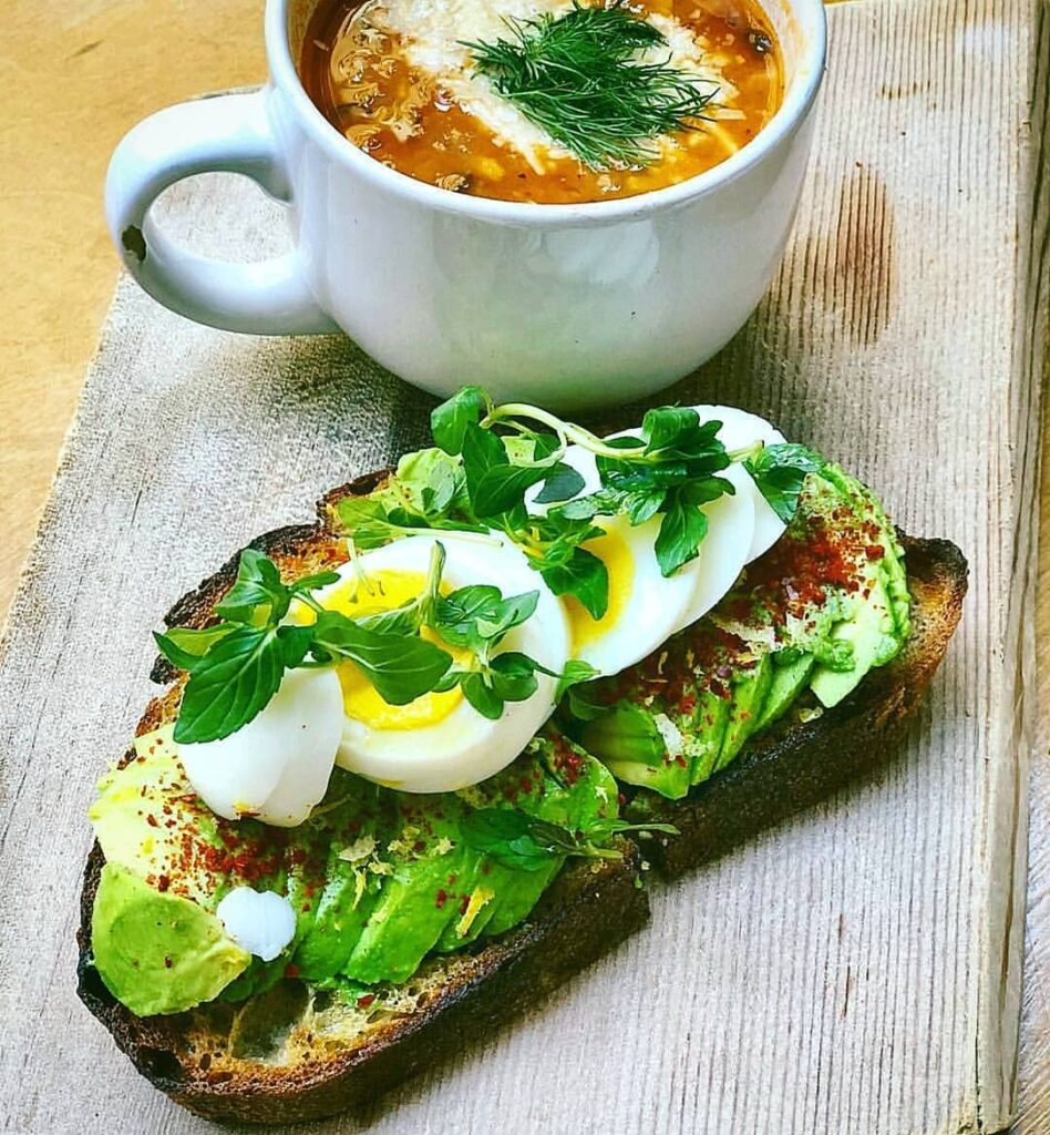 Ζεστό πρωινό για περισσότερη ενέργεια όλη την ημέρα, ιδέες και μικρά μυστικά