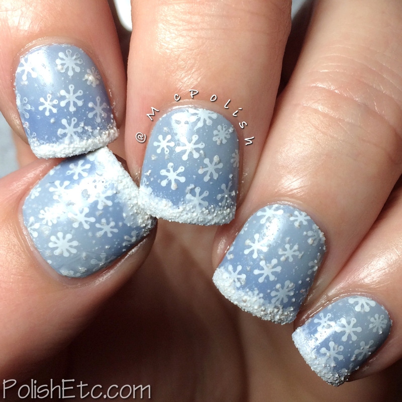 Baby blue nails: το χιονισμένο χρώμα που γίνεται viral τον χειμώνα