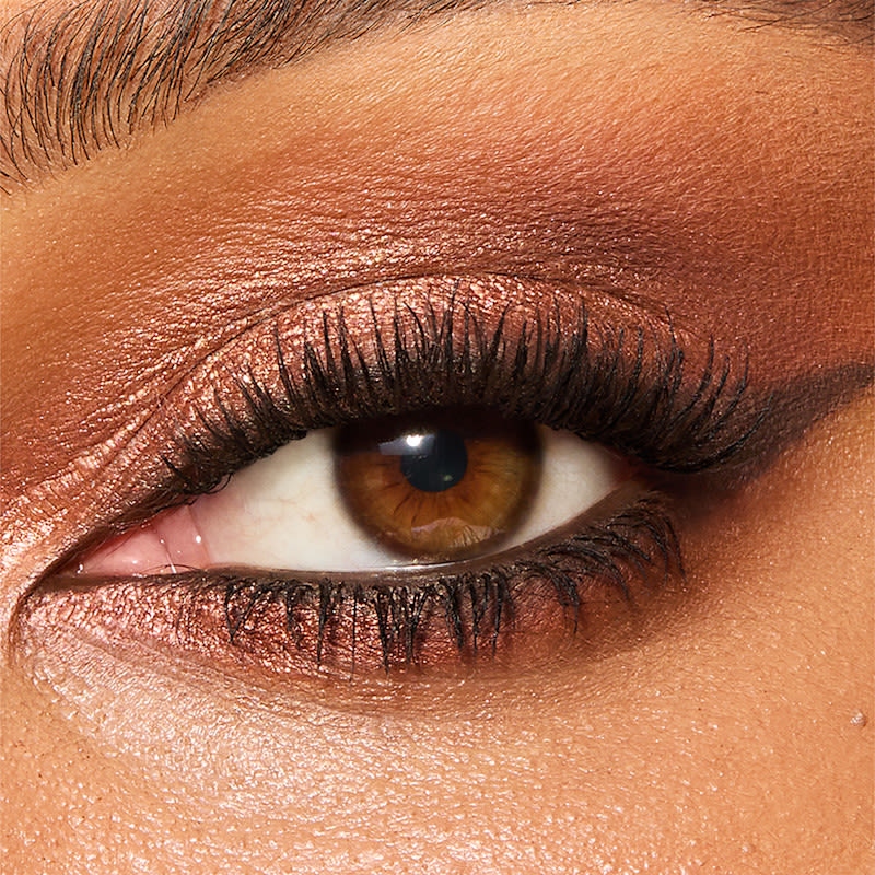 Γιατί το soft brown smokey δείχνει πιο καθημερινό από όσο νομίζεις