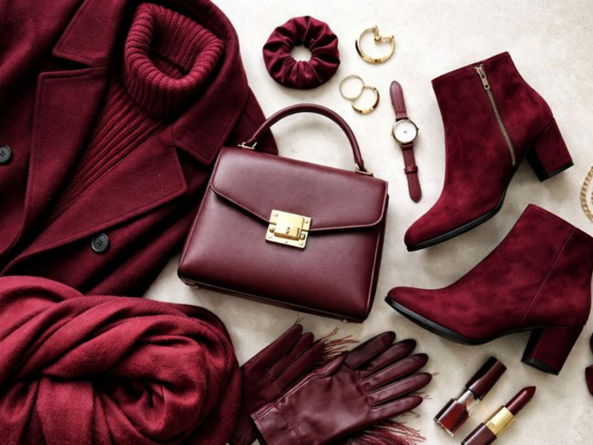 Burgundy: ρούχα, τσάντα ή αξεσουάρ στο χρώμα του χειμώνα