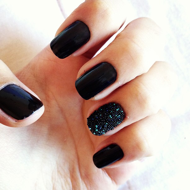 Caviar nails: το μανικιούρ που λατρεύουν οι σταρ