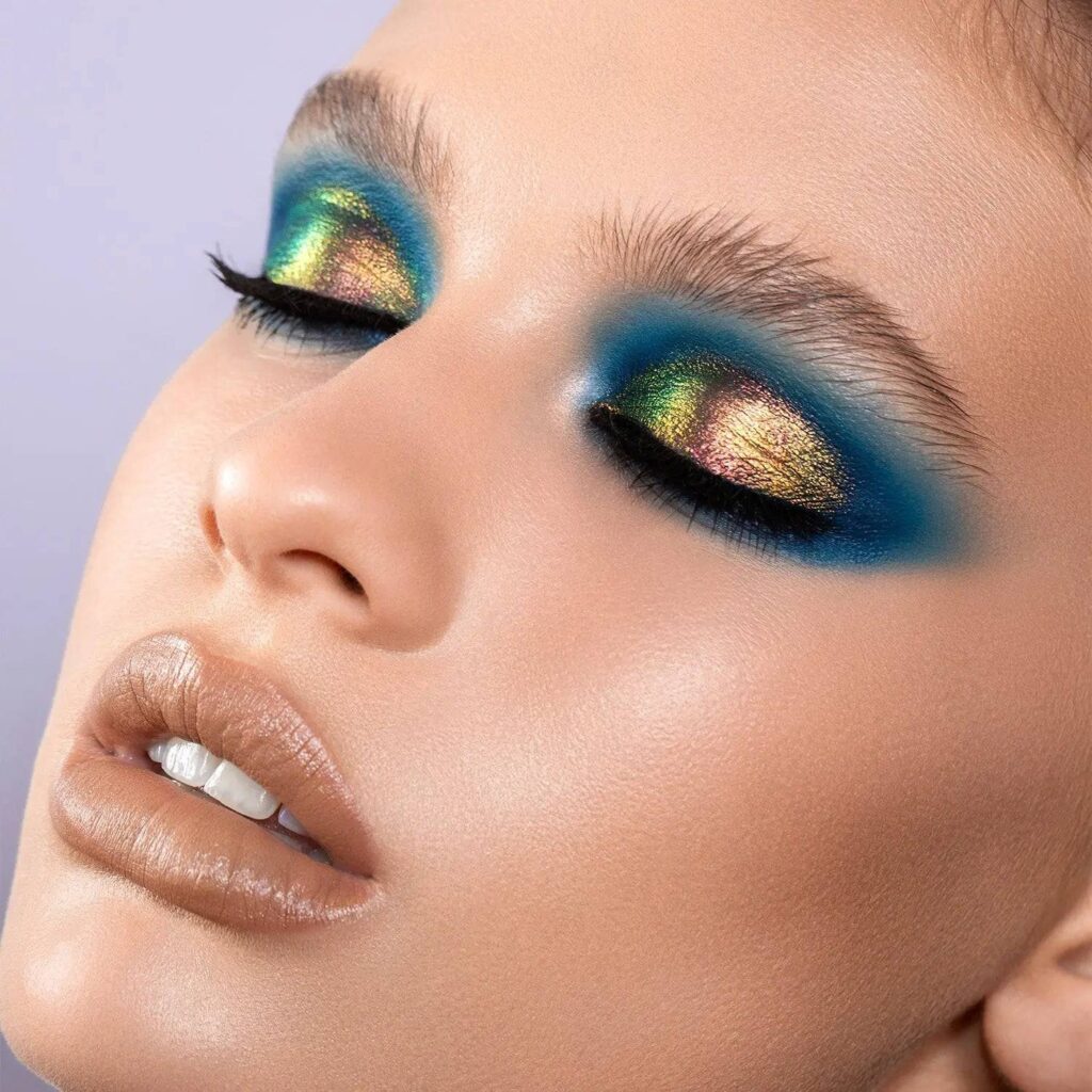 Chrome eyeshadow: Μεταλλικές σκιές για τρισδιάστατο εφέ
