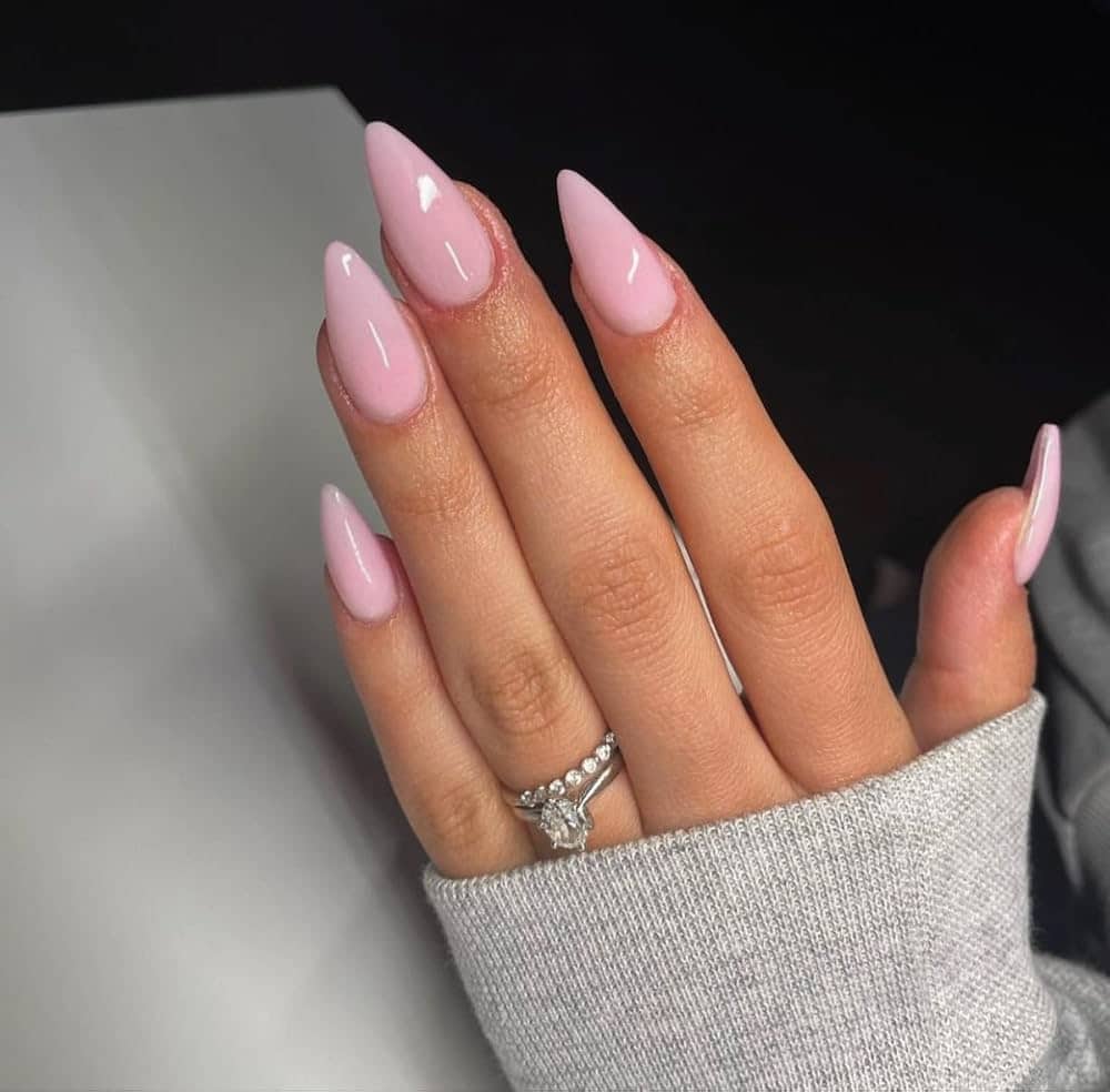Dusty rose nails: το ροζ που δείχνει girly