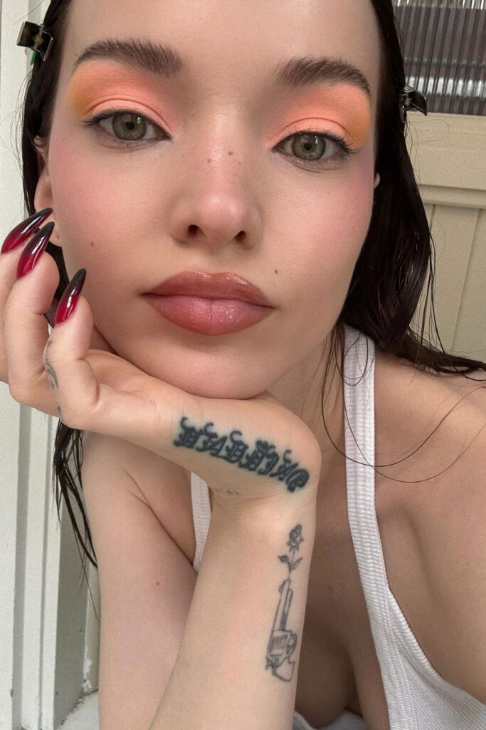 Ghost lashes: η νέα τάση των σχεδόν αόρατων βλεφαρίδων