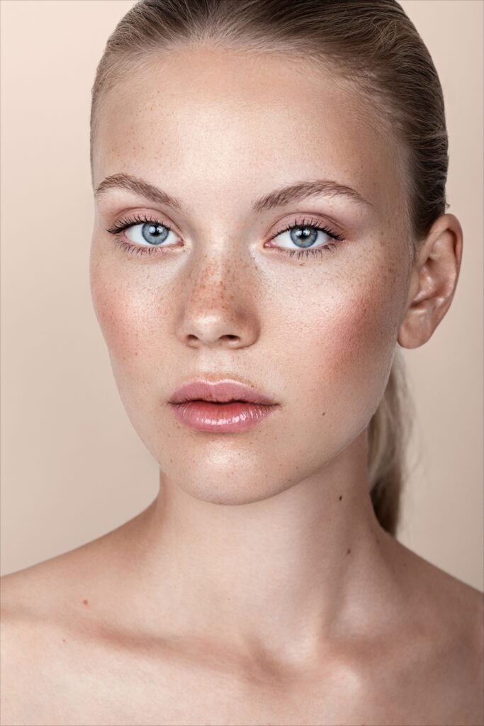 Το glow στο μακιγιάζ που δείχνει υγεία και όχι λιπαρότητα - Tι πρέπει να προσέχεις