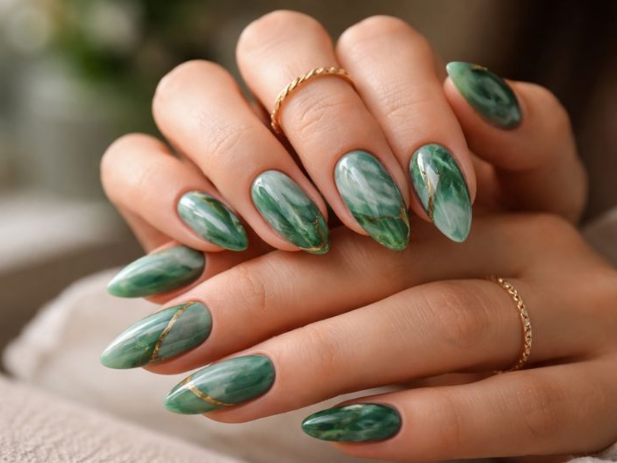 Jaded nails: Το τολμηρό μανικιούρ που ξεχωρίζει και δίνει χαρακτήρα στα νύχια