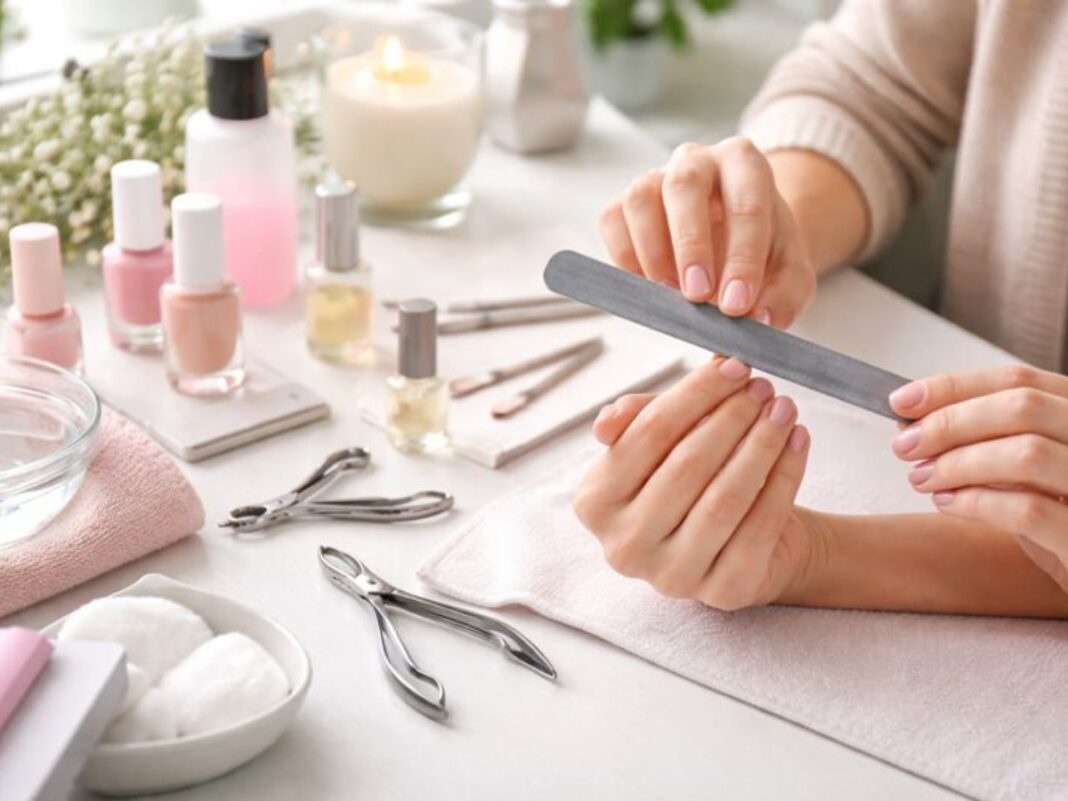 Τα μεγαλύτερα λάθη που κάνετε όταν κάνετε μανικιούρ στο σπίτι