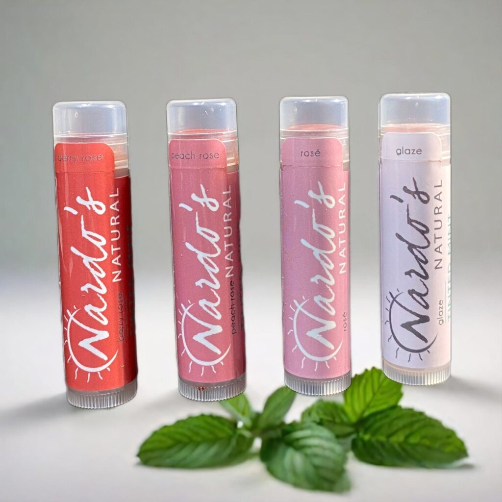 Lip balm με χρώμα: Γιατί αντικαθιστά όλο το lip routine