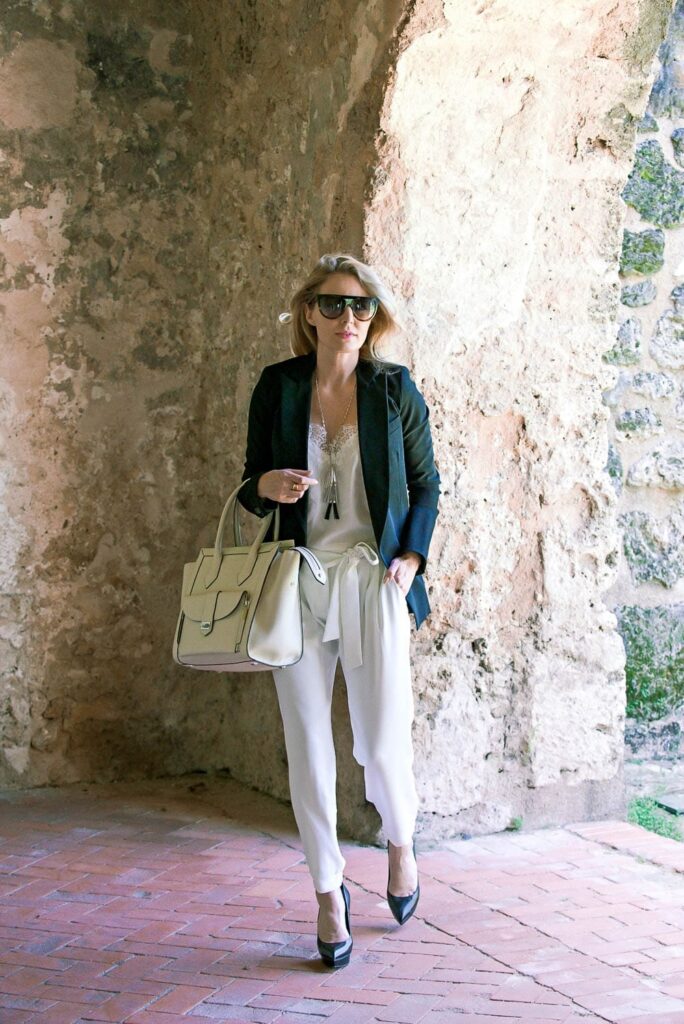 Τσάντες σε off-white αποχρώσεις για φωτεινό χειμωνιάτικο look