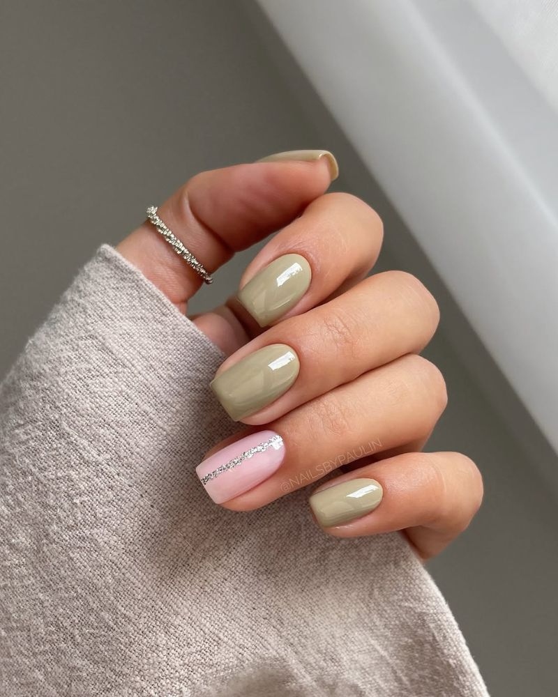Soft olive nails: το γήινο χρώμα που δείχνει σύγχρονο