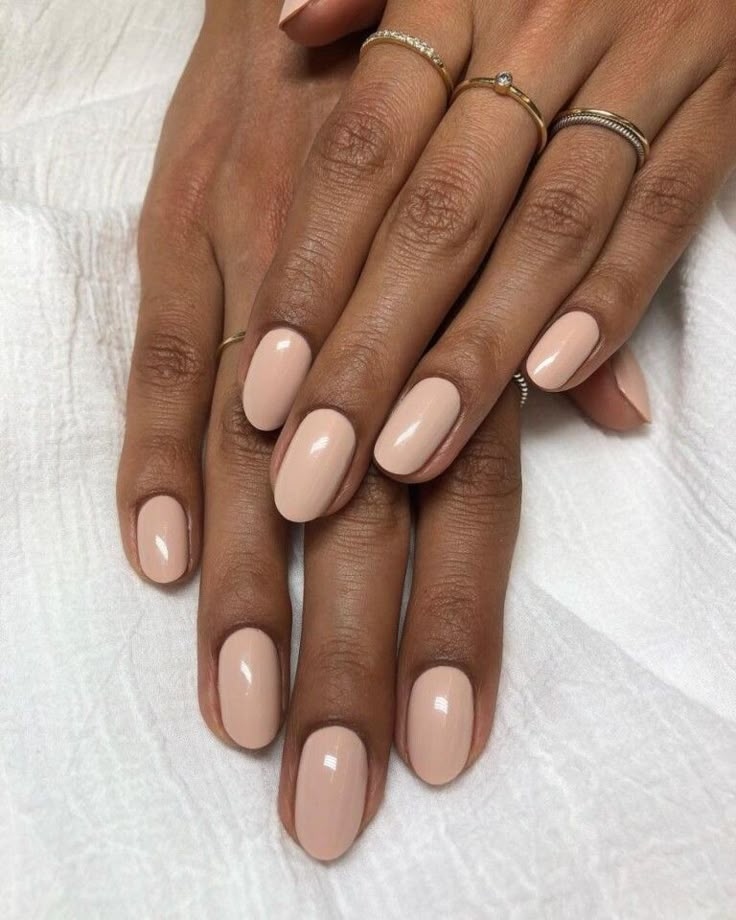 Soft sand nails: Το ουδέτερο χρώμα στα νύχια που δείχνει ζεστό