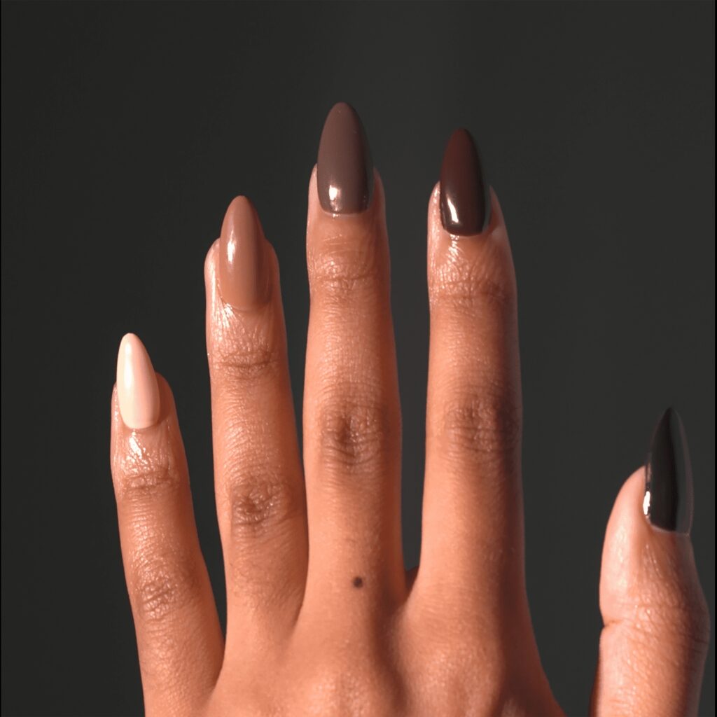 Sheer καφέ νύχια: η εναλλακτική του nude