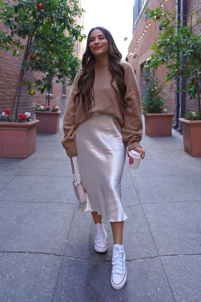 Slip φούστες σε απαλή απόχρωση: Το κομμάτι που συνδέεται με ρομαντική διάθεση