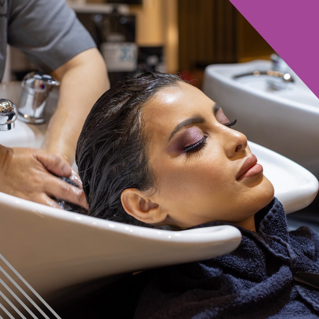 Πόσο συχνά πρέπει να λούζεστε; Δερματολόγοι vs πραγματικότητα