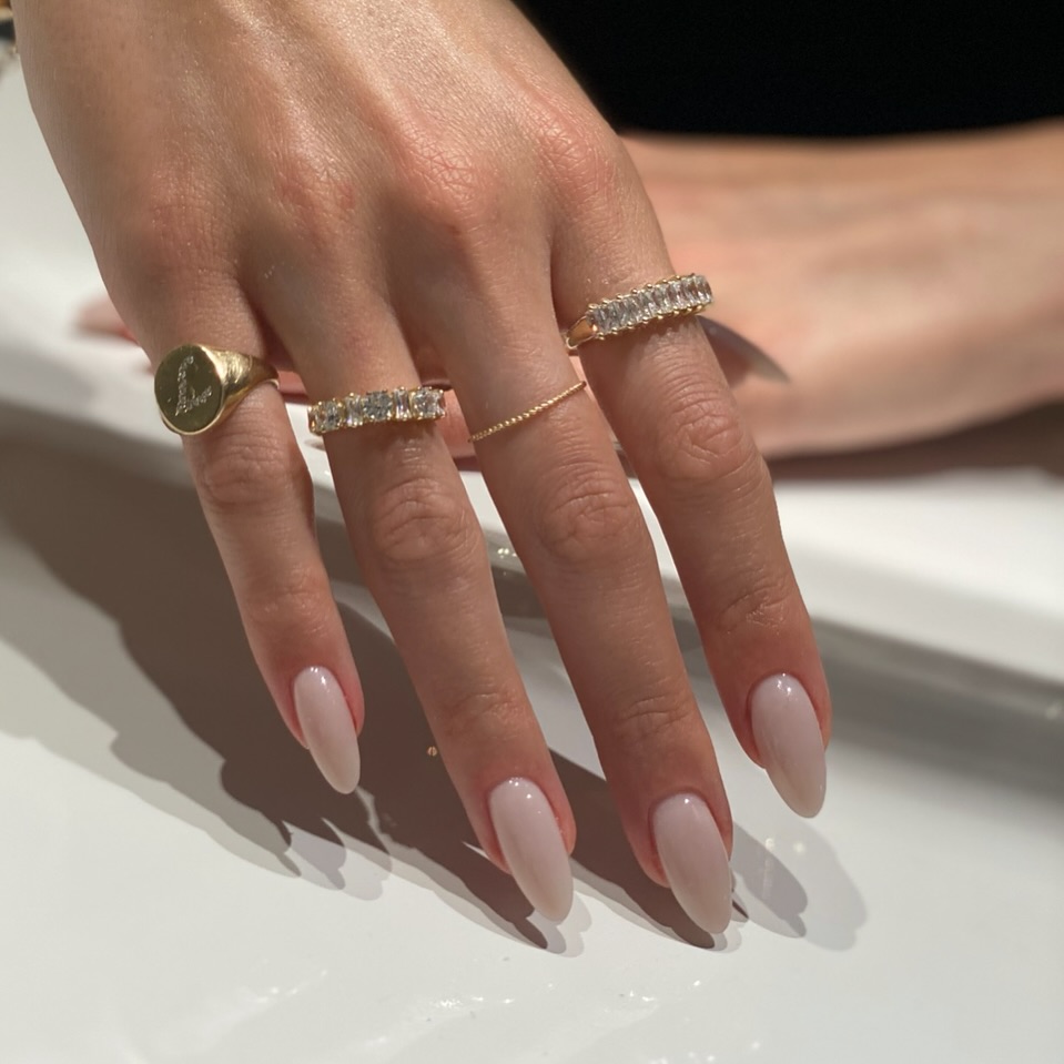 Γιατί τα τζελ νύχια ξεκολλάνε εύκολα - Tips για να διαρκέσουν περισσότερο