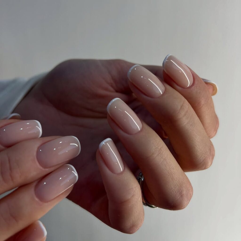 Λεπτό διάφανο tip: Η διακριτική εναλλακτική του γαλλικού