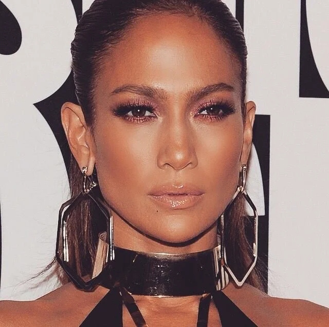 Toasty makeup: ζεστές κανελέ αποχρώσεις και φυσικό glow