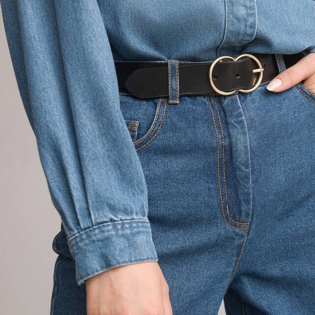 Ζώνες με μεταλλικό κρίκο, το αξεσουάρ που αλλάζει κάθε απλό outfit