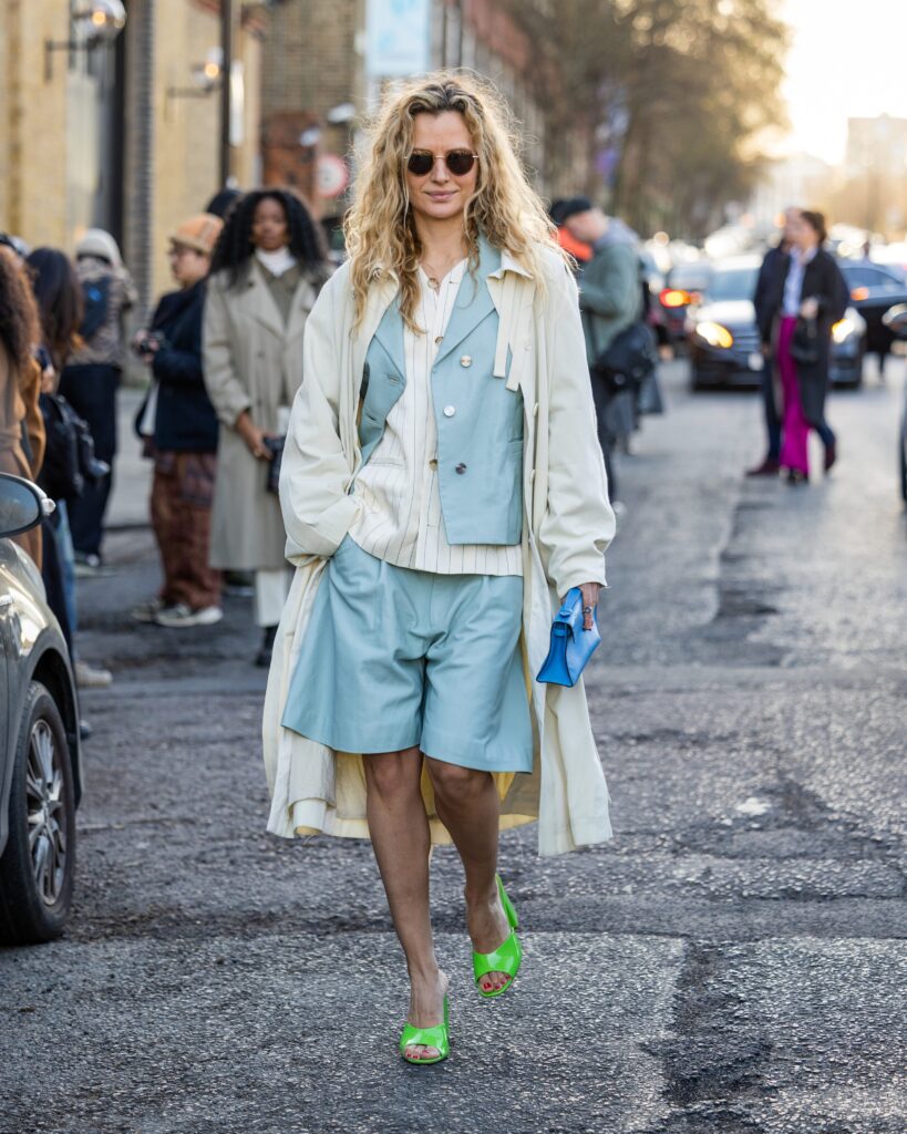 30 Ανοιξιάτικα Outfit Που Κάνουν Κάθε Γυναίκα να Δείχνει πιο Ψηλή και Κομψή