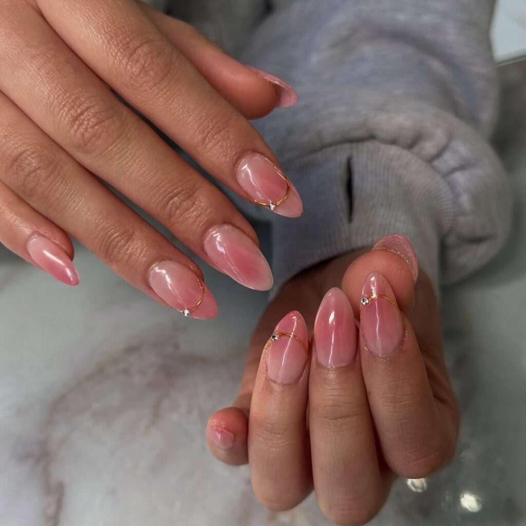 27 ιδέες μανικιούρ που θα κυριαρχήσουν την άνοιξη 2026 (και ταιριάζουν σε όλα)