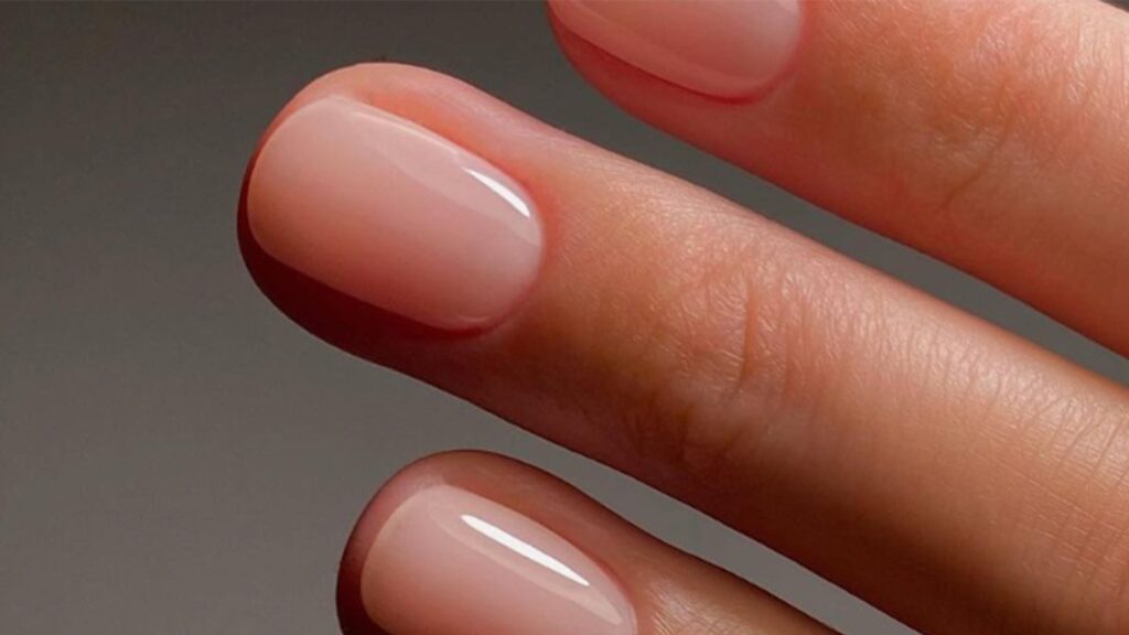 Neutral Nails: 31 μινιμαλιστικές ιδέες που ταιριάζουν με όλα