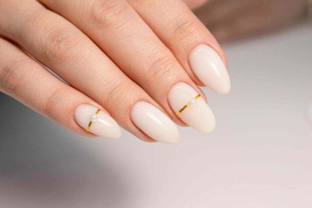 Neutral Nails: 31 μινιμαλιστικές ιδέες που ταιριάζουν με όλα