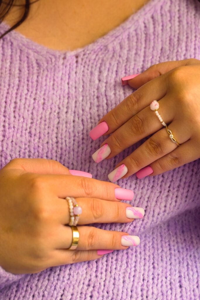 Neutral Nails: 31 μινιμαλιστικές ιδέες που ταιριάζουν με όλα