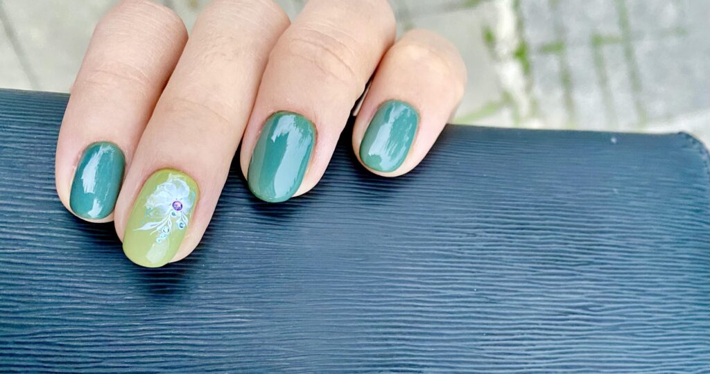 Λουλούδια στα νύχια: 22 ρομαντικά σχέδια για την άνοιξη