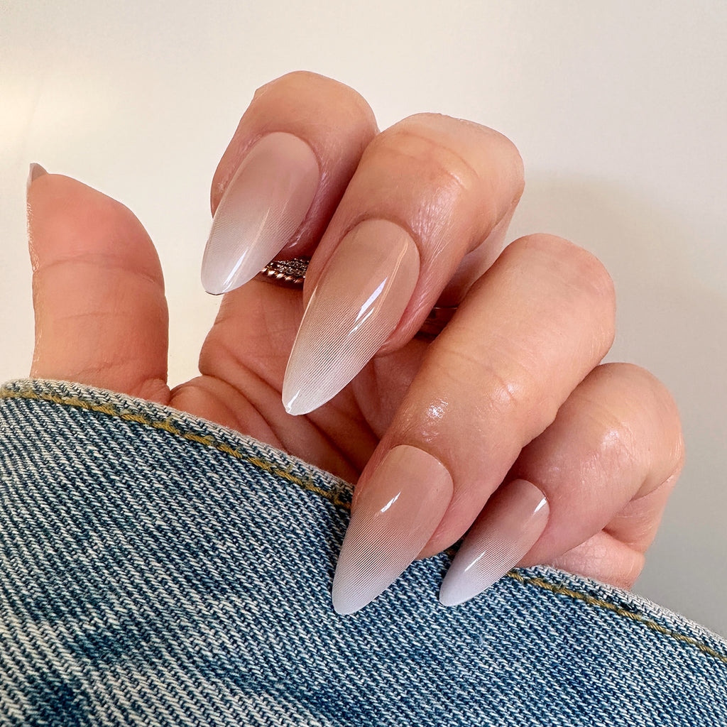 Ombre nails 2026: Τα πιο κομψά σχέδια νυχιών που αξίζει να δοκιμάσεις φέτος