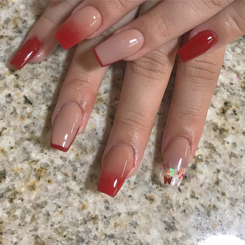 Red nails: 25 αποχρώσεις και σχέδια που ταιριάζουν σε όλες