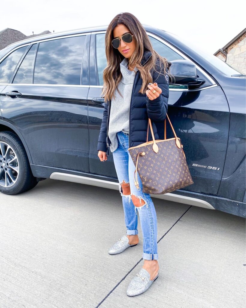 Ripped denim: Η τάση στα τζιν που φέρνει δυναμικά πίσω τη μόδα των 90s