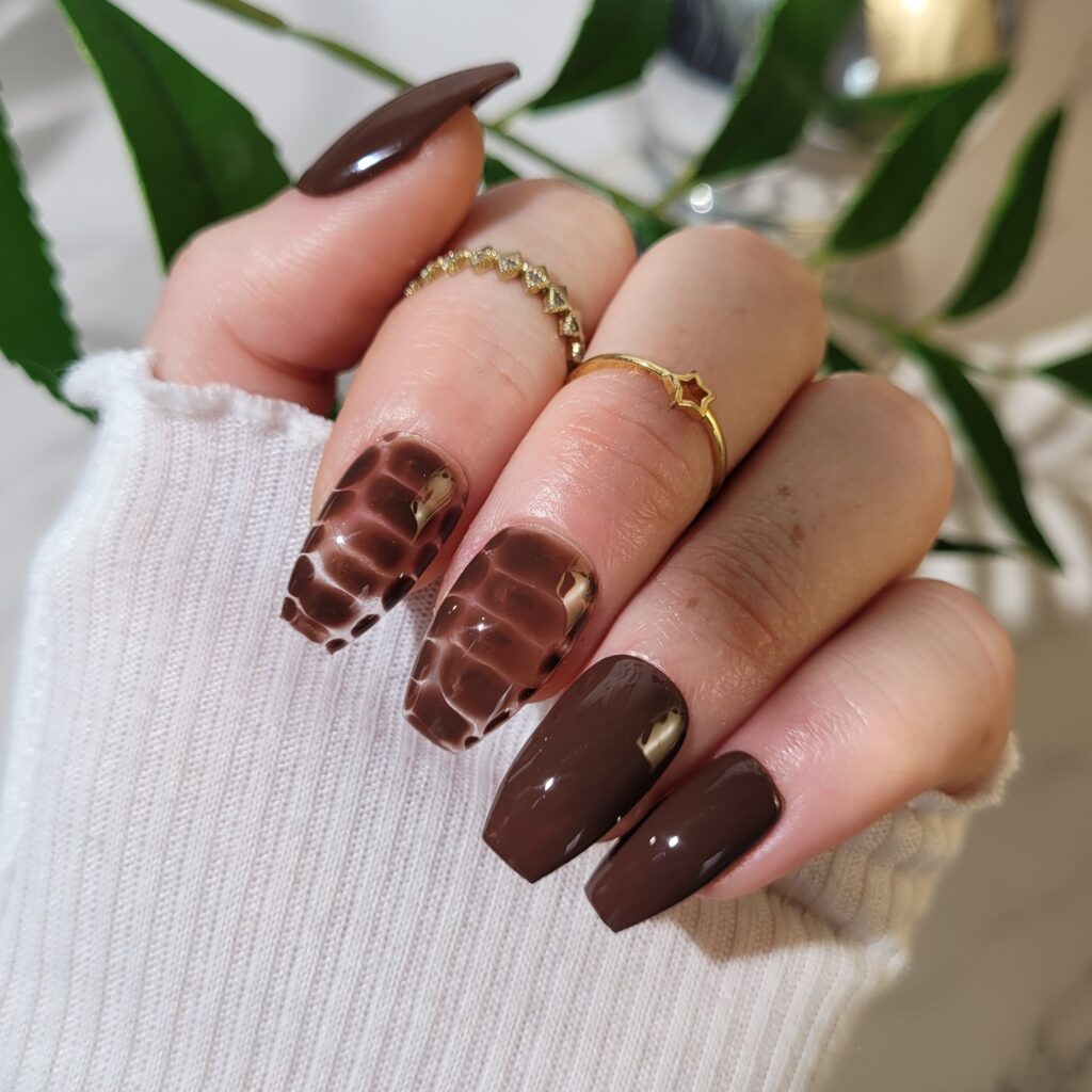 Snake Nails: 19 εντυπωσιακά σχέδια (χωρίς να φαίνονται υπερβολικά)