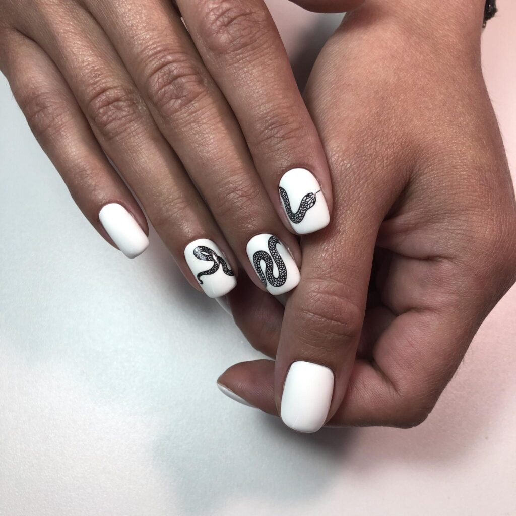 Snake Nails: 19 εντυπωσιακά σχέδια (χωρίς να φαίνονται υπερβολικά)