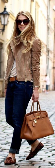 Σουέτ ρούχα: 10 ιδέες για outfits που απογειώνουν το στυλ σου φέτος