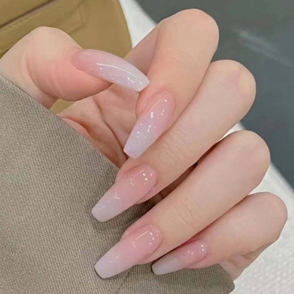 Strawberry milk nails: Το ροζ που δείχνει ακριβό - 25 ιδέες για κάθε μήκος
