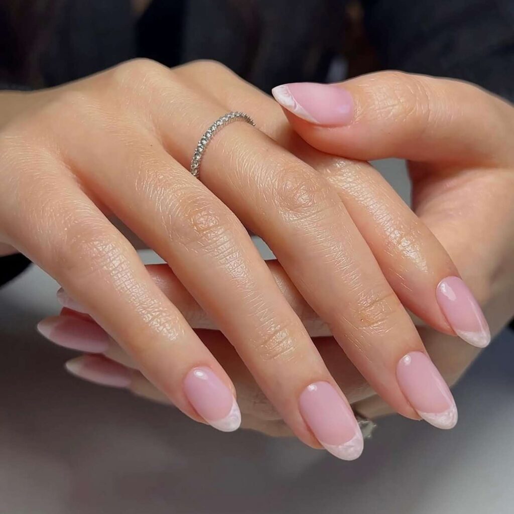 Strawberry milk nails: Το ροζ που δείχνει ακριβό - 25 ιδέες για κάθε μήκος