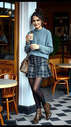 Tartan φούστα: Το διαχρονικό κομμάτι που αξίζει μια θέση σε κάθε γυναικεία ντουλάπα