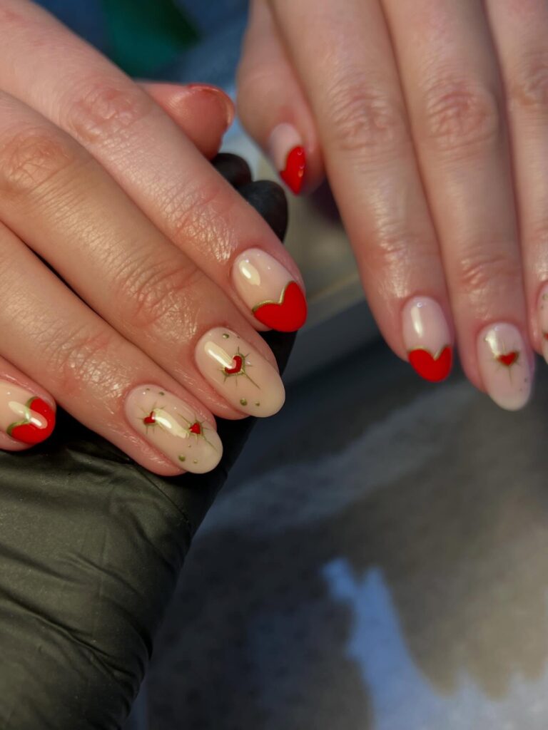 Γαλλικό μανικιούρ για του Αγίου Βαλεντίνου: 10 ρομαντικές ιδέες που αξίζει να δοκιμάσετε