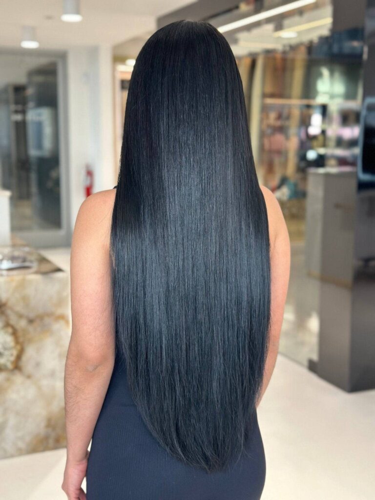 10 χρώματα μαλλιών που θα κυριαρχήσουν το 2026 (και σε ποιο τόνο δέρματος ταιριάζουν)