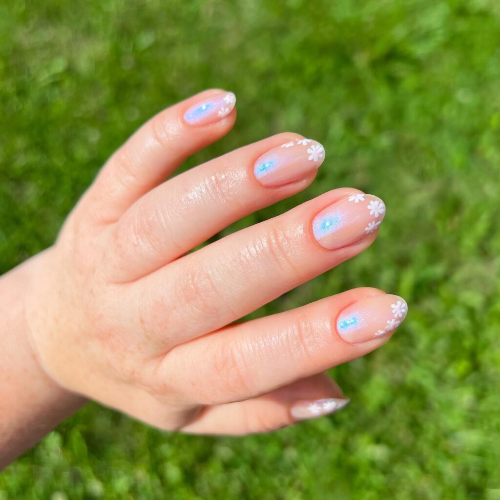 19 σχέδια γαλλικό μανικιούρ για κοντά νύχια που θα κυριαρχήσουν την άνοιξη 2026