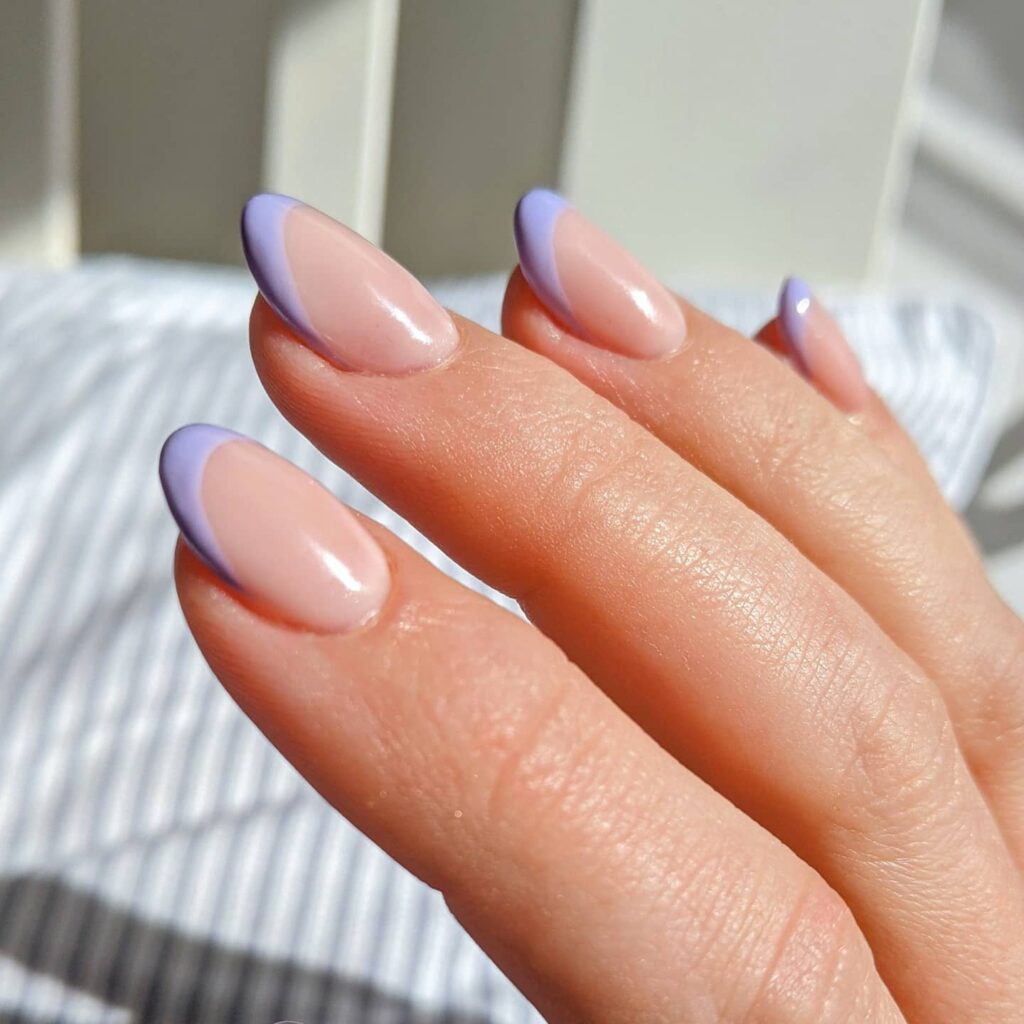 19 σχέδια γαλλικό μανικιούρ για κοντά νύχια που θα κυριαρχήσουν την άνοιξη 2026