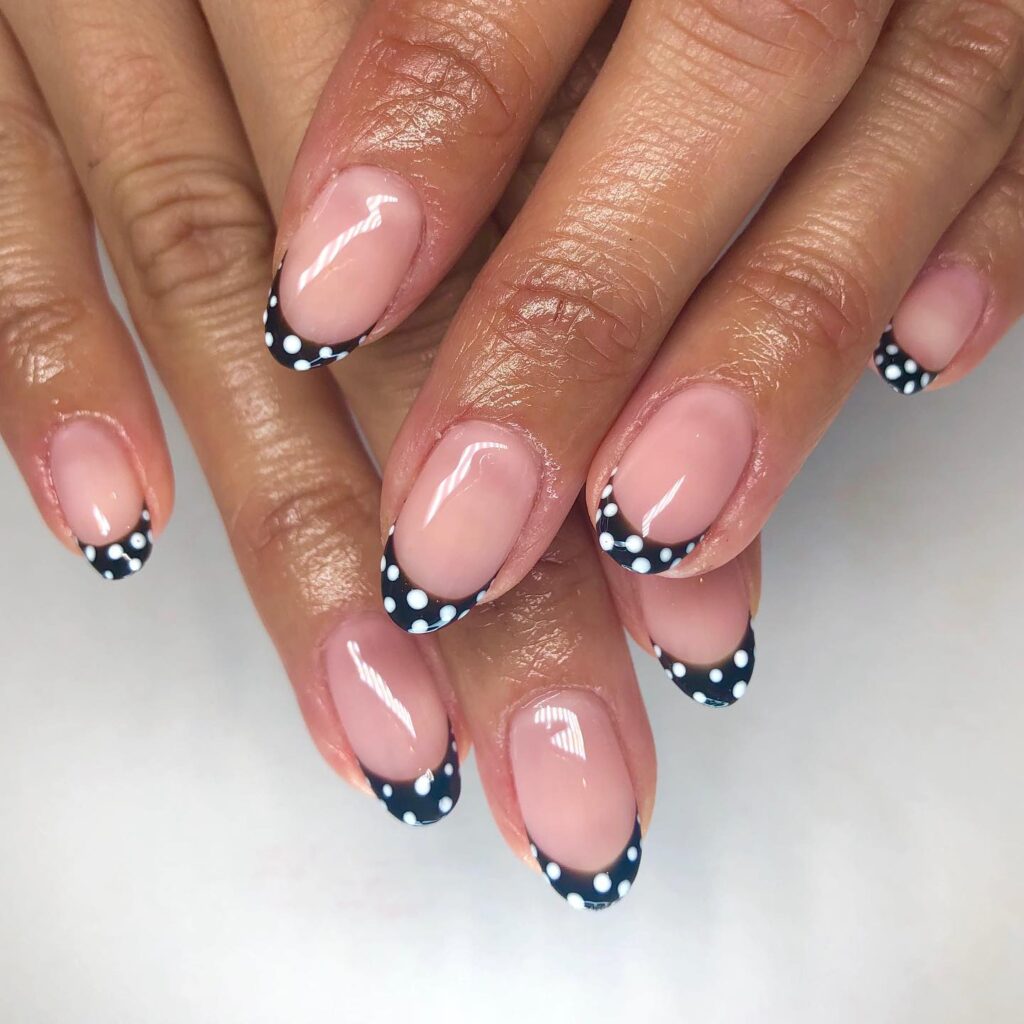 Polka Dot French Tips: 20 μανικιούρ με πουά που κλέβουν τις εντυπώσεις