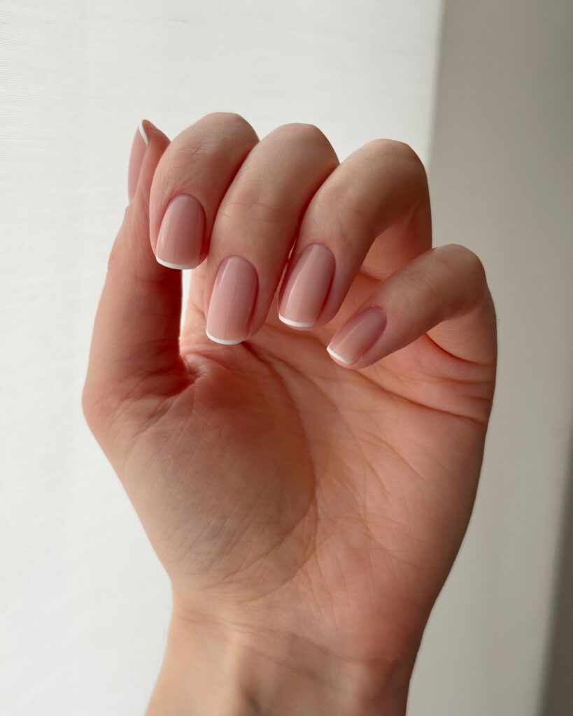 French μανικιούρ 2026: 15 ανοιξιάτικες ιδέες που θα λατρέψεις