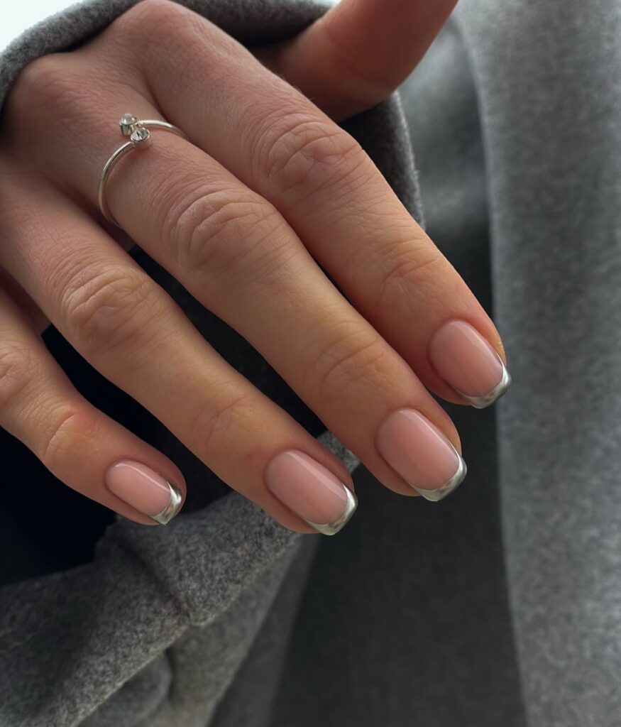 French μανικιούρ 2026: 15 ανοιξιάτικες ιδέες που θα λατρέψεις