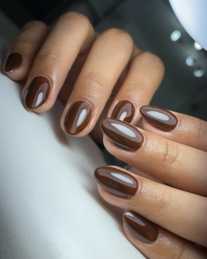 20 χρώματα νυχιών για την άνοιξη που κολακεύουν κάθε τόνο δέρματος