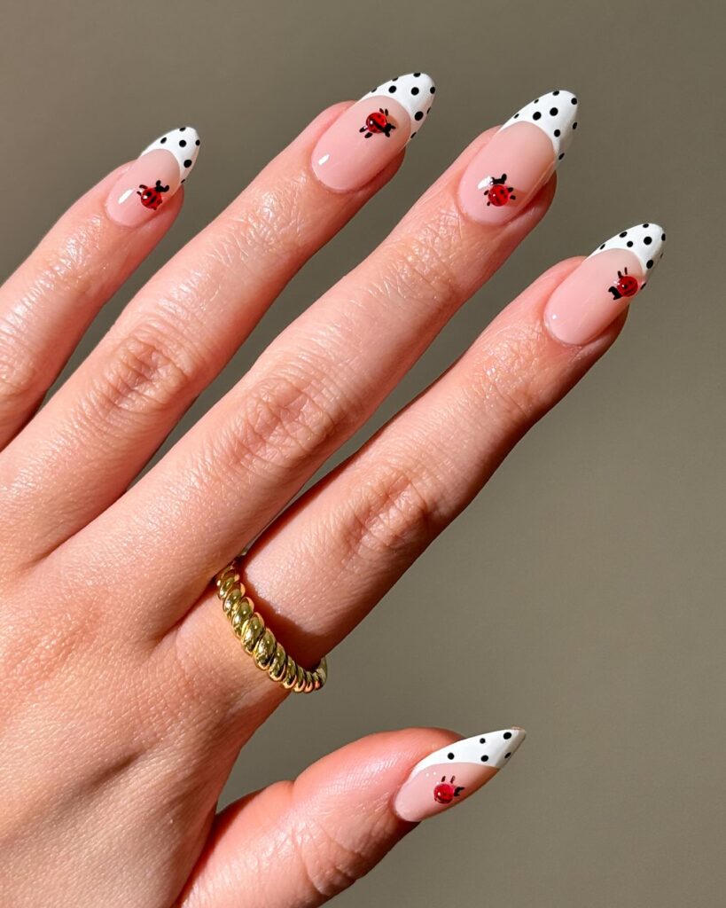Polka Dot French Tips: 20 μανικιούρ με πουά που κλέβουν τις εντυπώσεις
