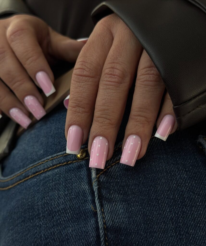 Polka Dot French Tips: 20 μανικιούρ με πουά που κλέβουν τις εντυπώσεις