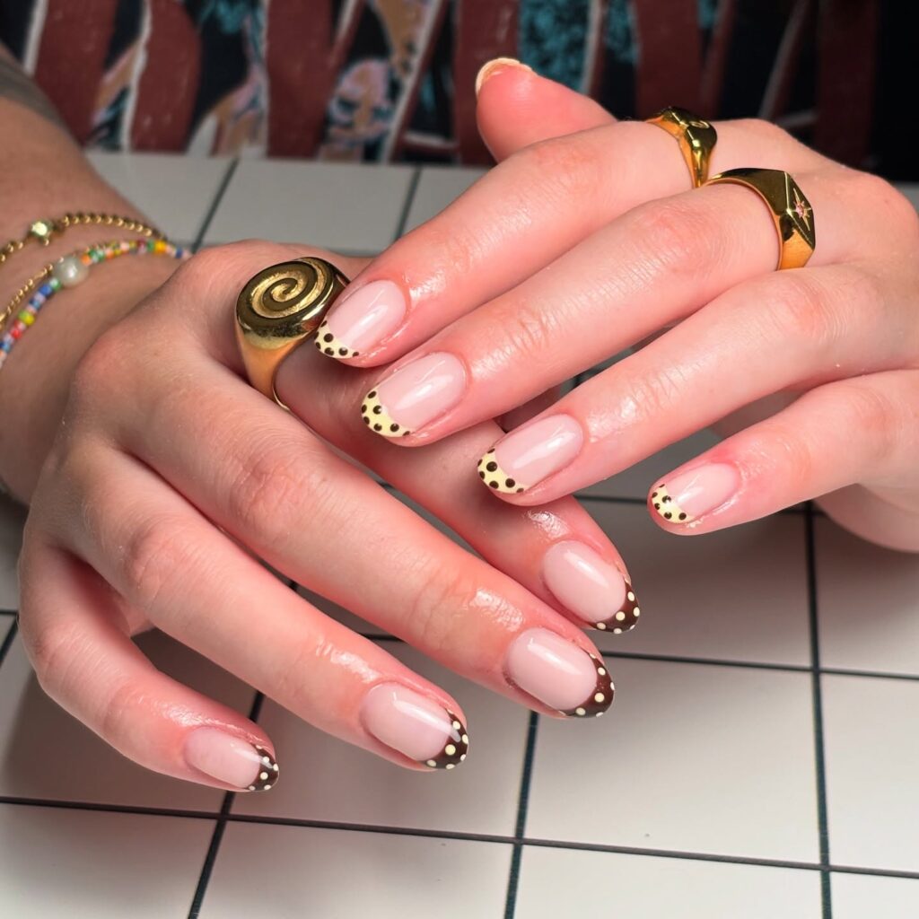 Polka Dot French Tips: 20 μανικιούρ με πουά που κλέβουν τις εντυπώσεις